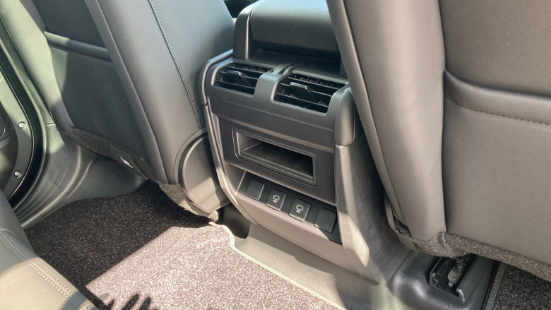 Land Rover Defender 3.0 D250 X-Dynamic SE 110 5dr Auto Diesel Estate